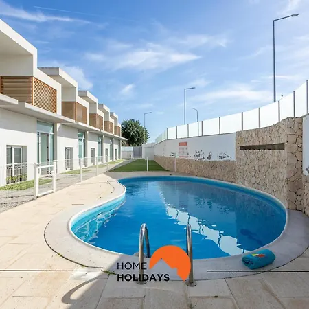 #206 Alicia's Flat By Holidays Tatil Evi *