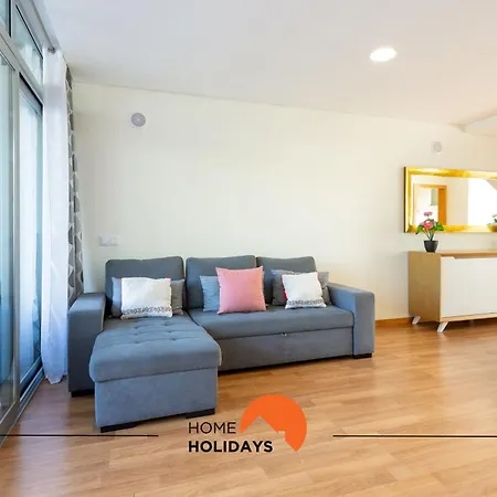 #206 Alicia's Flat By Holidays